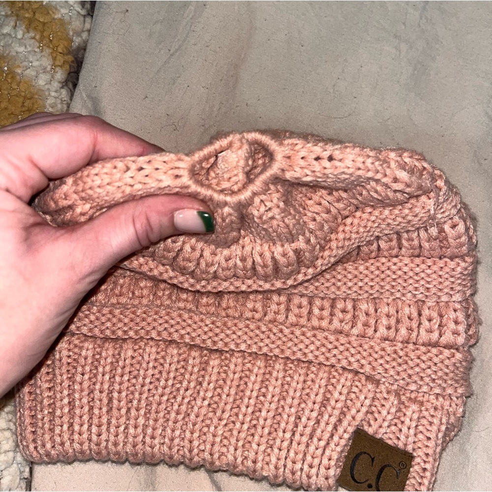C.C BEANIES - Picture 4 of 7